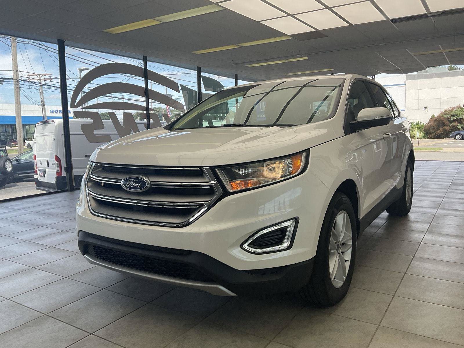 Used 2017 Ford Edge SEL w/ Equipment Group 201A AWD/4WD image 4