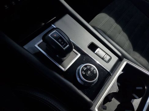 Used 2024 Mitsubishi Outlander SE Black Edition FWD image 24