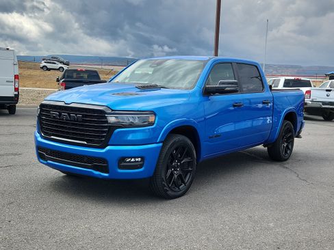 Used 2025 RAM 1500 Laramie w/ Night Edition AWD/4WD image 3