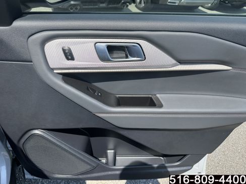 Used 2026 Ford Explorer Active AWD/4WD image 28