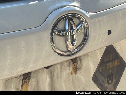 Used 2017 Toyota Highlander XLE image 11