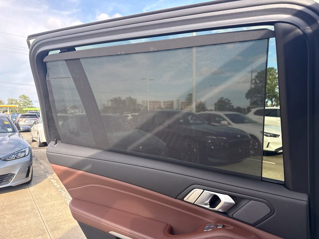 Used 2020 BMW X7 xDrive40i w/ Premium Package AWD/4WD image 27