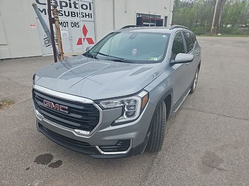 Used 2023 GMC Terrain SLE w/ Driver Convenience Package image 1