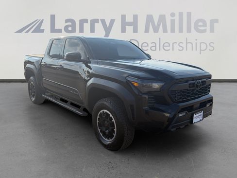 Used 2026 Toyota Tacoma TRD Off-Road w/ TRD Off Road Upgrade Package AWD/4WD image 8