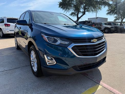Used 2019 Chevrolet Equinox LT w/ Driver Convenience Package FWD image 1