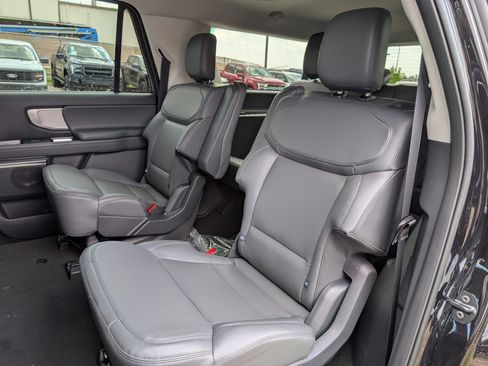 New 2026 Ford Expedition Max Active RWD image 23