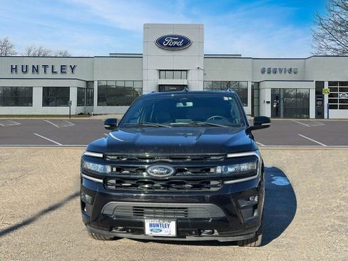 Used 2022 Ford Expedition Max Limited image 3