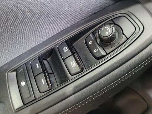 Used 2023 Subaru Forester Premium AWD/4WD image 27