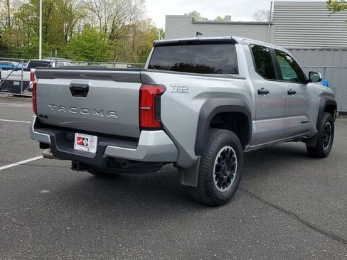 Used 2024 Toyota Tacoma TRD Off-Road AWD/4WD image 4