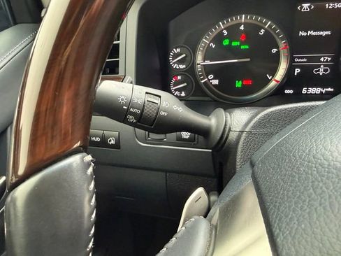 Used 2019 Lexus LX 570 4WD w/ Luxury Package image 19