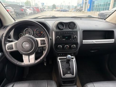 Used 2017 Jeep Compass High Altitude AWD/4WD image 19