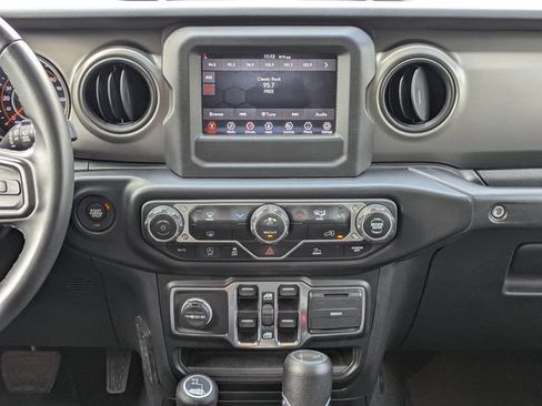 Used 2022 Jeep Wrangler Unlimited Sport AWD/4WD image 17