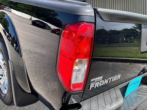 Used 2020 Nissan Frontier SV AWD/4WD image 32