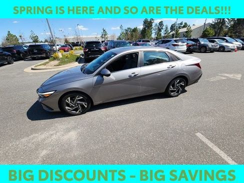 Certified 2024 Hyundai Elantra Limited image 8