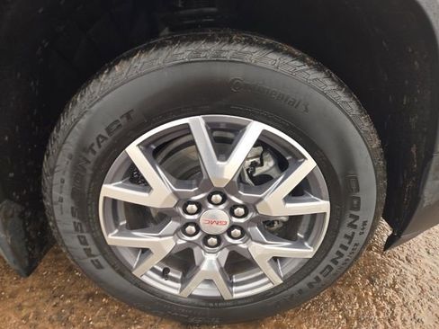 Used 2023 GMC Acadia SLT w/ Technology Package image 11