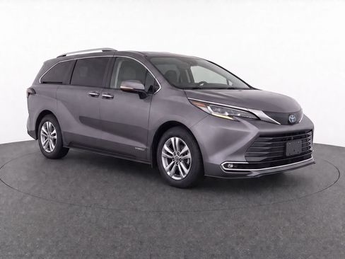 Used 2021 Toyota Sienna Platinum AWD/4WD image 11