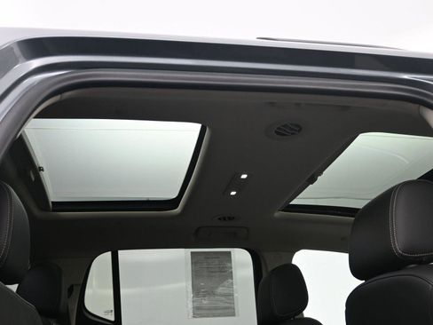 Used 2021 GMC Acadia Denali w/ Denali Ultimate Package image 18