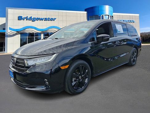 Used 2023 Honda Odyssey Sport image 3