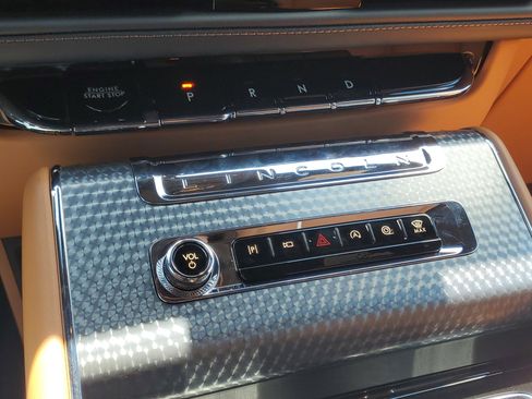 New 2026 Lincoln Aviator Black Label w/ Dynamic Handling Package AWD/4WD image 21