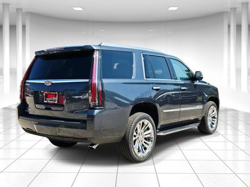 Used 2020 Cadillac Escalade Luxury w/ LPO, Radiant Package AWD/4WD image 3