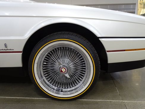 Used 1991 Cadillac Allante FWD image 34