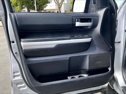 Used 2020 Toyota Tundra SR5 w/ SR5 Upgrade Package AWD/4WD image 22