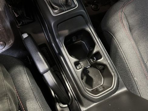 Used 2025 Jeep Gladiator Rubicon w/ Convenience Group image 32