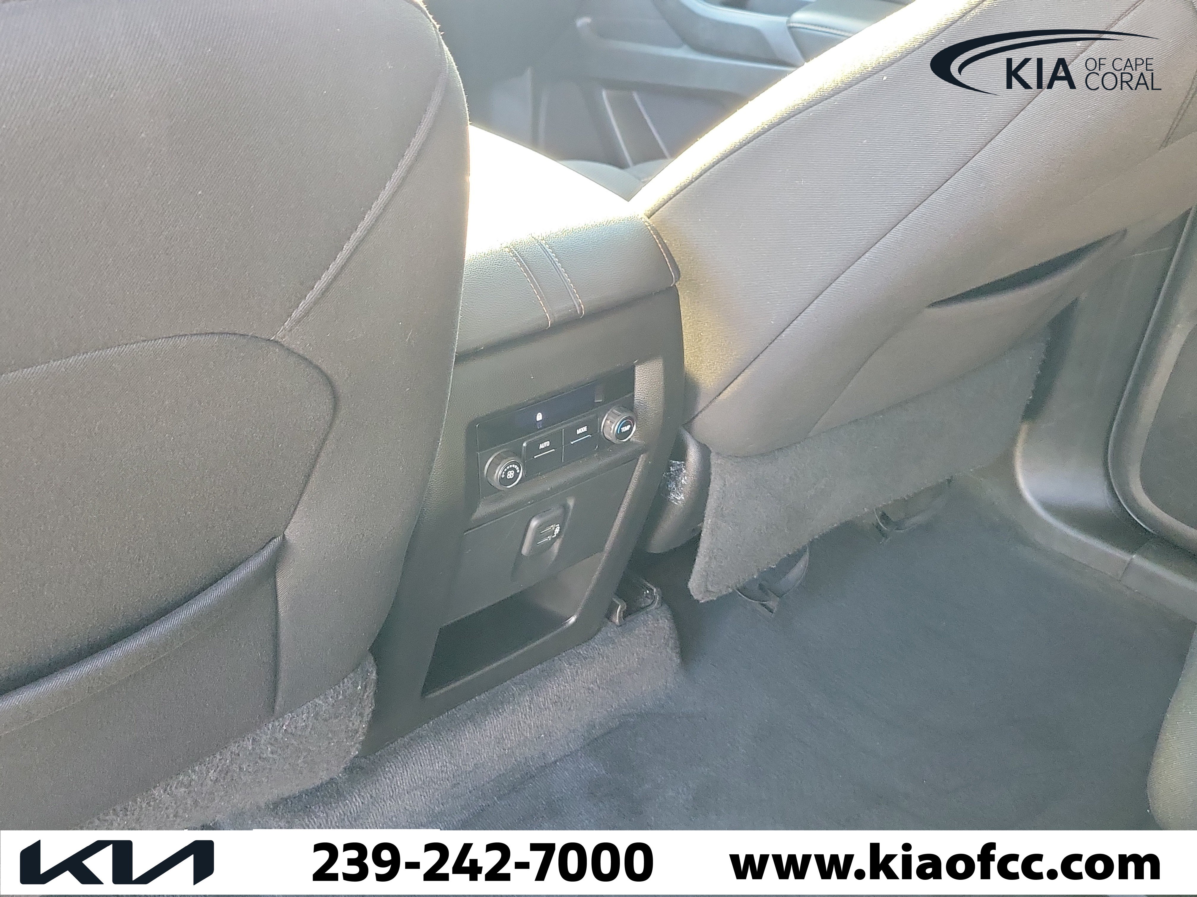 Used 2020 Chevrolet Traverse LT FWD image 13