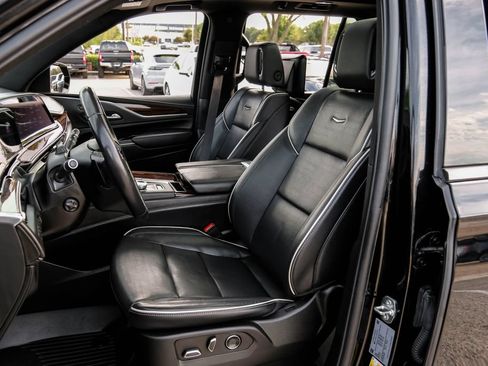 Used 2024 Cadillac Escalade Premium Luxury w/ Performance Package AWD/4WD image 43