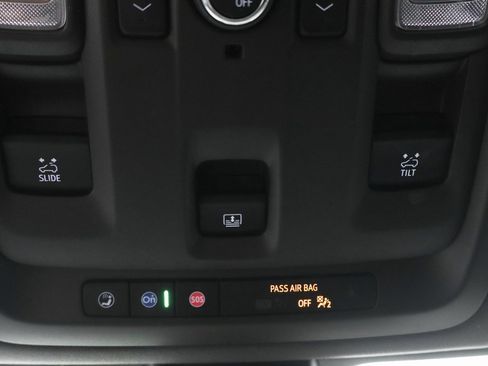 Used 2021 GMC Yukon Denali w/ LPO, Illumination Package image 32