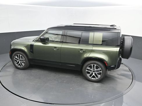 New 2026 Land Rover Defender 110 X-Dynamic SE AWD/4WD image 34