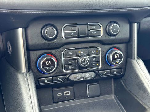 Used 2024 Chevrolet Tahoe Z71 w/ Luxury Package image 30