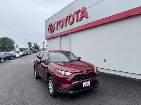 Certified 2023 Toyota RAV4 LE FWD image 1