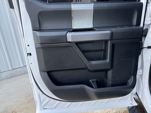 Used 2015 Ford F150 XLT w/ Equipment Group 302A Luxury image 12