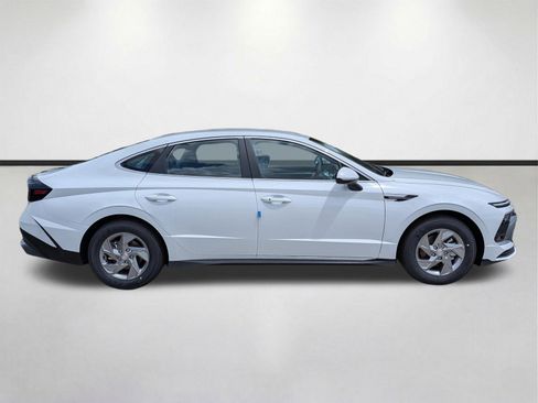 New 2026 Hyundai Sonata SE FWD image 3