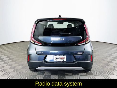 Used 2025 Kia Soul LX FWD image 9