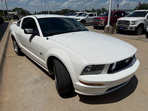Used 2006 Ford Mustang GT Premium RWD image 9
