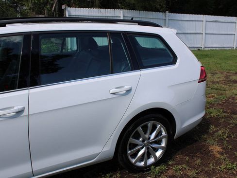 Used 2016 Volkswagen Golf SE FWD image 10