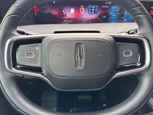 Used 2025 Lincoln Nautilus Premier w/ Jet Appearance Package image 23