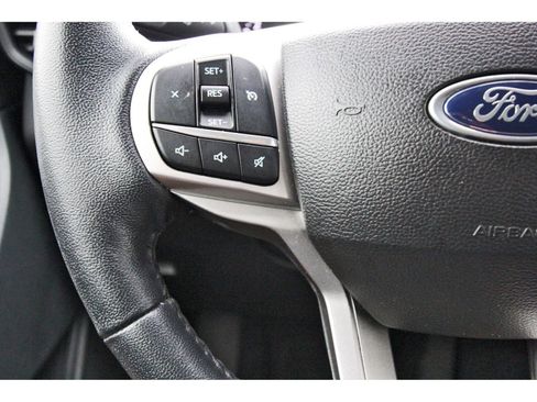 Used 2023 Ford Explorer XLT RWD image 19