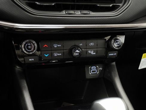 New 2026 Jeep Compass Latitude AWD/4WD image 23
