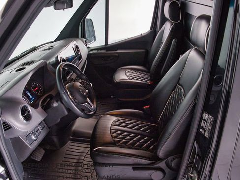 Used 2022 Mercedes-Benz Sprinter 3500 image 5