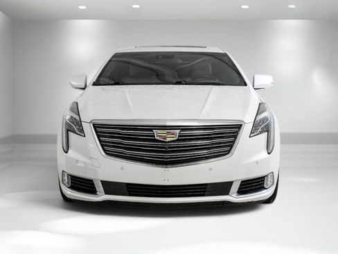 Used 2018 Cadillac XTS Platinum FWD image 5
