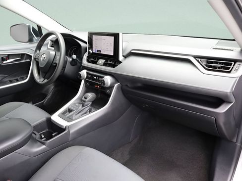 Certified 2024 Toyota RAV4 XLE AWD/4WD image 28