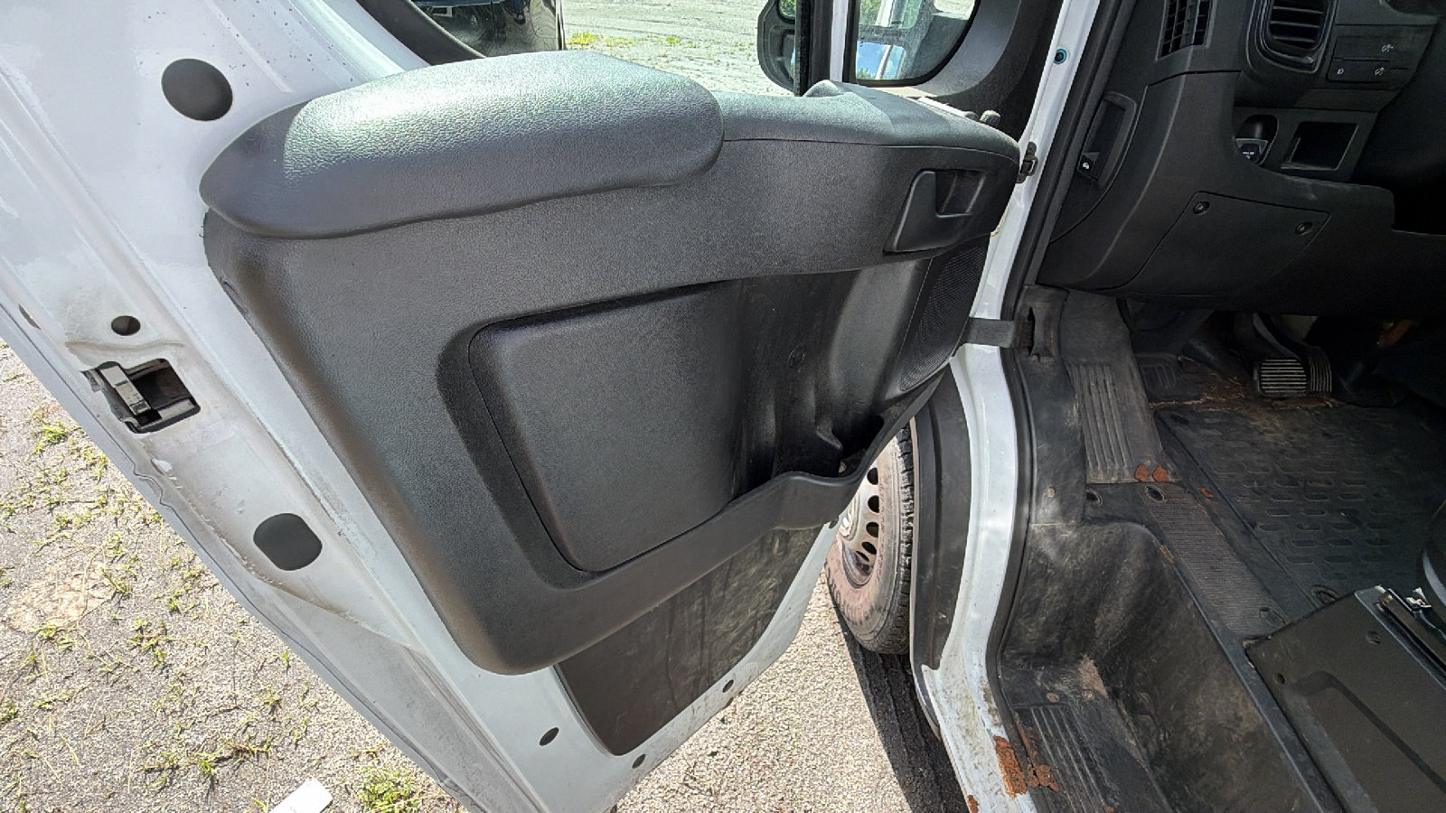 Used 2024 RAM ProMaster 2500 w/ Convenience Group FWD image 15
