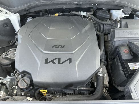 Certified 2022 Kia Telluride SX w/ Towing Package FWD image 17