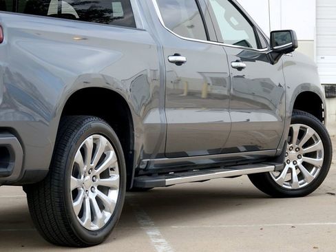 Used 2020 Chevrolet Silverado 1500 High Country image 34