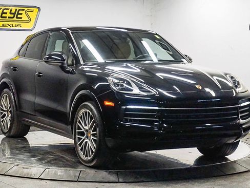 Used 2022 Porsche Cayenne Platinum Edition image 5