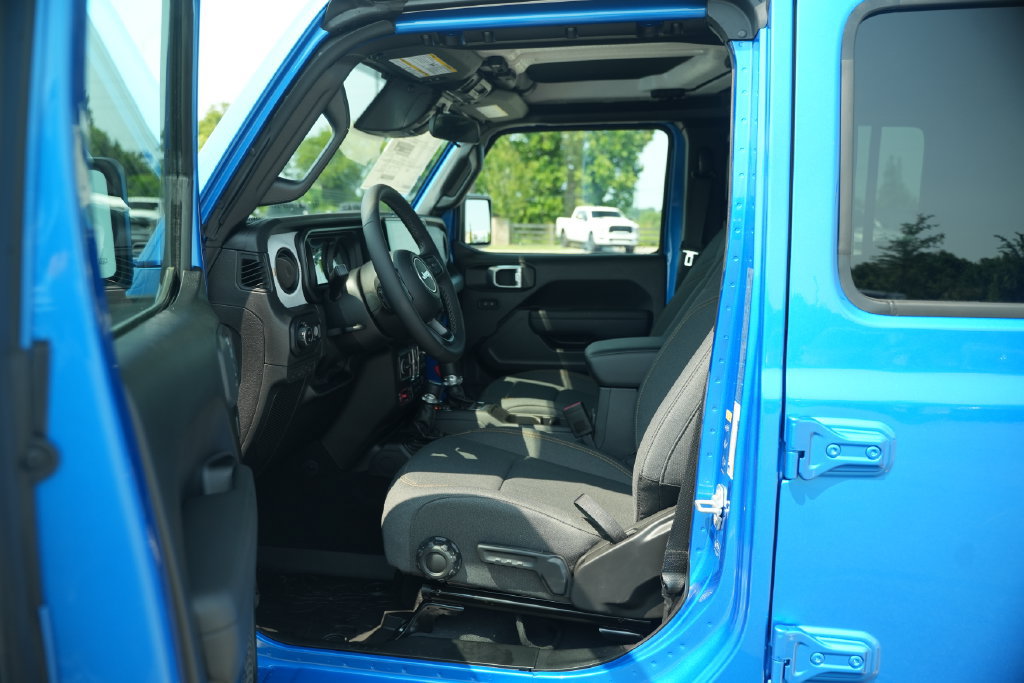 New 2026 Jeep Gladiator Sport AWD/4WD image 10