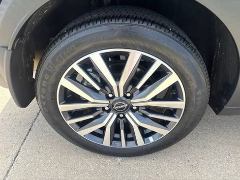 Used 2023 Nissan Kicks SR w/ SR Premium Package FWD image 14